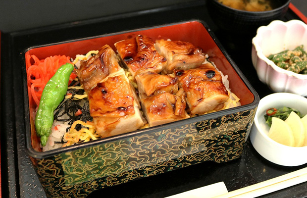 あべ鶏重御膳